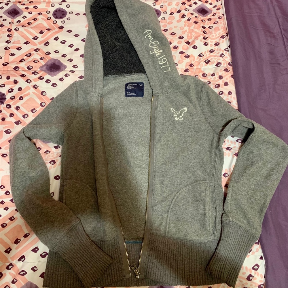 American Eagle zip up hoodie